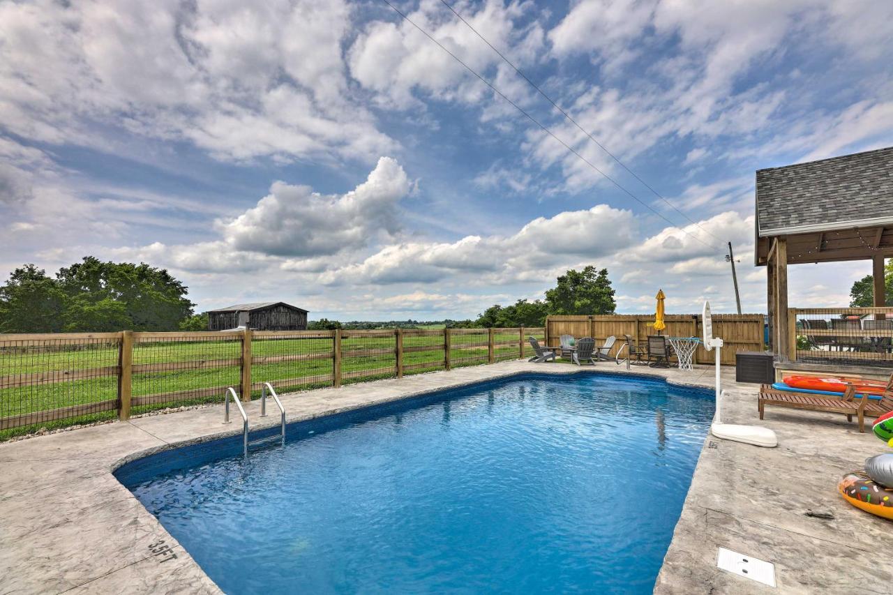 Chic Williamstown Retreat With Pool And Hot Tub! Villa Eksteriør billede